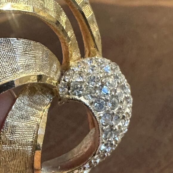 BSK Signed Estate Brooch Pin - Picture 10 of 12